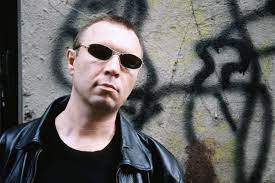 Jun 03, 2021 · писатель александр пелевин поблагодарил всех, кто помог ему после кражи «в общем, друзья, история с похищением телефона вышла скорее смешной и поучительной, чем грустной. On Sushestvuet Viktor Pelevin Zaregistrirovalsya V Kachestve Individualnogo Predprinimatelya Zhurnal Esquire Ru