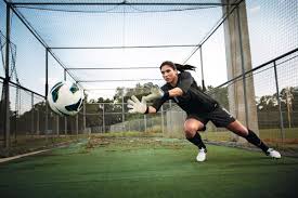 The goalkeeper may just have the most important (and most difficult) role of all, and the us women's national soccer team goalie is one of the most exclusive positions in all of professional. Hope Solo Trading Card Womens Soccer Goalie Team Usa 2011 Goodwin Champions 51 Base Singles Sports Collectibles Pensaremigrante Org