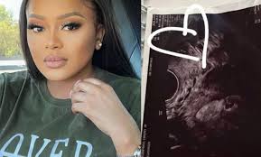 Celebrity Gossip - RIP Top celeb Lerato Kganyago just lost her baby AGAIN!😭💔;  so painful that this is her 5th miscarr!age. See top celeb Sangoma who is  suspected to be causing it