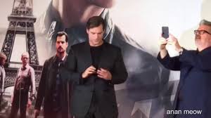 And then i got kinda shy afterwards and didn't do it for the next take, and then director christopher mcquarrie came up to me and said, 'what are you doing, do the thing. Henry Cavill Mission Impossible Fallout Japan Premiere 18 July 2018 Youtube