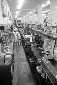 Woolworth S Downtown Cincinnati Old Photos Old Pictures Vintage Life