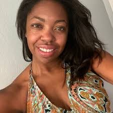 Ashley Deas's Instagram, Twitter & Facebook