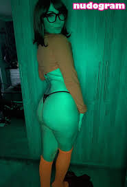 AllThingsSkarlett  Chloe Drinkwater  Skarlett Riot Singer  skarlett_sr  Гола изтичане OnlyFans снимка 4 - Nudogram v2.1