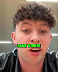 Eli crashed the OTE broadcast to drop the secret behind the championship  game winner 🗣️ @Eli Ellis 🐓 #ote #yngdreamerz #hoops #basketball