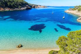 Disfruta Dos Noches En Ibiza Por Menos De 200 Euros Vuelo Hotel Ibiza Espana Viajes Fotos Hoteles De Playa