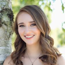 Amanda Felty's Instagram, Twitter & Facebook