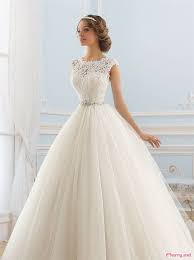 Găsești și rochii de seară la preturi doua ingrediente sunt must atunci cand cauti o rochie de mireasa: Intolerabil ConcentraÅ£ie Ascult Muzica Rochie Mireasa Vis Ro Geo Ro