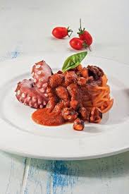 Vediamo insieme quali sono le migliori ricette con il polpo scelte per voi. Spaghetti E Polpo Cannavacciuolo Le Ricette Di Antonino Cannavacciuolo Ricette Ricette Gourmet Cucinare Il Pesce