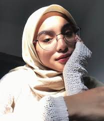Only the best aesthetic wallpapers. How To Wear Veil With Glasses Style Tips On Sosab Fr Kyliejenner Frio Outfits Deportivos Blue Gaya Hijab Model Pakaian Hijab Gaya