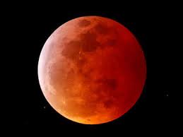 A total lunar eclipse coinciding with a supermoon will be visible in australian skies on wednesday night for the first time in more than three years. Zgjiux31edyocm