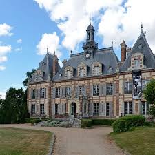 Chateau De Nogent Le Roi En 2020 Chateau Chateau De Maintenon Chateau France