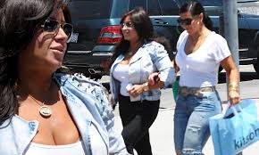 Old Habits Die Hard Curvy Mercedes Javid Of Shahs Of Sunset Tries A Healthy Lunch But Can T Resist Her Urge To Shop Healthy Lunch Shopping Shahs Of Sunset
