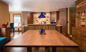 Homeowners ebba de la rosa and francis chapman's dining room is cold, bare and not a place to enjoy meals or spend time with family. Gorgeous White Oak Dining Room Table Enhances This Craftsman Style Great Room Silent Rivers Design Build Custom Homes Remodeling Des Moines