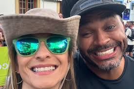 Quando estamos juntos eu sou mais feliz! Cada um de vocês nessas fotos e  muitos que não estão aqui, fazem parte da minha vida e tem um lugar  especial no meu coração