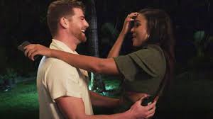 Love Island Usa Cashel Is Back Watch Him Surprise Kyra Exclusive Youtube