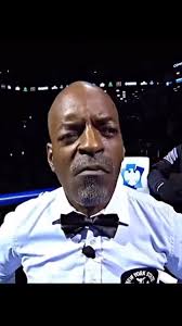 How many of you want to see Referee #SteveWillis in big fights?