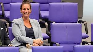 Caroline Bosbach: CDU setzt Ultimatum in Bargeldaffäre - Imagen principal del artículo