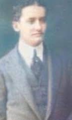 Mayo de 1942, Cortejo Fúnebre del doctor Jaime Robledo Uribe transitando  por la avenida Santander a la altura del Orfelinato San José. El Doctor Jaime  Robledo Uribe pierde la vida en un