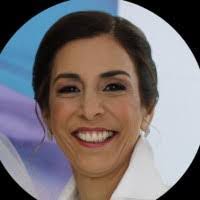 Caroline Leon's Instagram, Twitter & Facebook