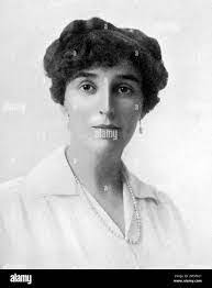 Peggy Rittenhouse's Instagram, Twitter & Facebook