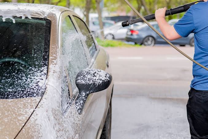 What Is a Touchless Car Wash and Why Should You Go to One?