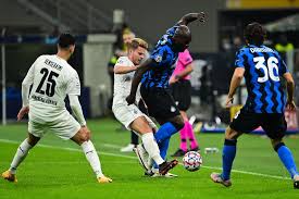 Menang berarti mereka masih membuka asa untuk lolos ke fase gugur, sementara. Internazionale Monchengladbach Uefa Champions League Uefa Com