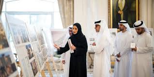 هزاع بن زايد يطلع على مستجدات المشاريع والبرامج السكنية في منطقة العين