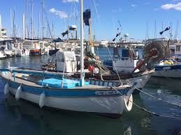 Bateaux De Peche Au Lavandou Typiquement Mediterraneen Bateaux De Peche Le Lavandou Bateaux