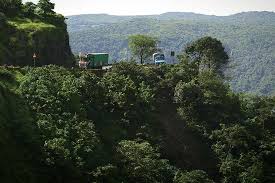 Kwanza - A premium factual-specialist ...