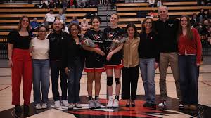 Kate Mullen Honored by the Connecticut Sports Media Alliance with Gold Key  Award