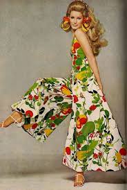 Top bralette di ispirazione anni '70 vintage da donna in morbido tessuto di cotone. Pin Su Through A Vintage Looking Glass