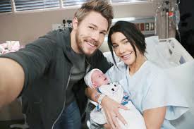 Le anticipazioni americane di beautiful svelano che thomas, ripresosi dopo la caduta dalla scogliera, dichiarerà guerra a brooke e hope che l'hanno allontanato dal figlio douglas. Beautiful Anticipazioni Americane Liam E Steffy Ci Presentano Kelly