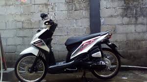 Modifikasi Motor Beat Injeksi Warna Putih Warna Motor Lowrider