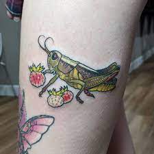 Check Out This Awesome Grasshopper Tattoo Done By Richard Young Grasshoppertattoo Richardyoungtattoo Iowatattoo Tattoos Grasshopper Tattoo Tattoo Artists