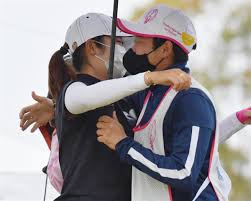 稲見萌寧選手のキャディについてご紹介します。2021年6月10日〜6月13日の宮里藍サントリーレディスオープンゴルフトーナメントでは、 清水重憲キャディ が務めています。 清水キャディは ツアー帯同通算勝利数33勝 と最多勝キャディの記録をもっており、キャディとして高く評価されている. ãƒ•ã‚©ãƒˆé›† è‹¥æ‰‹ãƒ—ãƒ­ãŒå„ªå‹äº‰ã„ ç†±æˆ¦ã® ãƒ¤ãƒžãƒãƒ¬ãƒ‡ã‚£ãƒ¼ã‚¹è'›åŸŽ æœ€çµ‚æ—¥ ã‚µãƒ³ã‚¹ãƒ