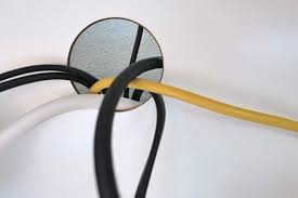Den fernseher in der wand verstecken. Kabel Verstecken 7 Einfache Moglichkeiten Wohn Wiki De