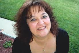 Elizabeth Burchett's Instagram, Twitter & Facebook