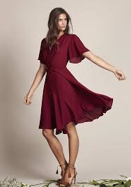 These fall wedding guest dresses will have you looking hot, even when the weather starts to cool down. Blogger Best Wedding Guest Dresses