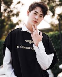 Paper peerada namwong princess (ep. 40 Toy Thanaphat Ideas Thai Drama In Ear Headphones Mens Tshirts