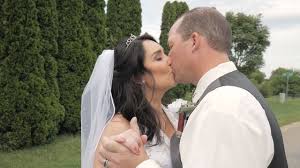 Hôtels proches de (cid) aéroport de cedar rapids. Festhalle Barn Wedding Amana Iowa Youtube
