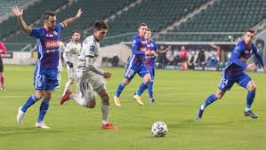 Legia warschau wurde 1916 gegründet und kam nach dem zweiten weltkrieg als staatlicher armeeclub zu besonderem ruhm im polnischen fußball. Pko Ekstraklasa Legia Warszawa Piast Gliwice Kapustka Sie Odradza Rzut Karny Mistrzow Sport Tvp Pl