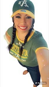 Sharon Teper's Instagram, Twitter & Facebook