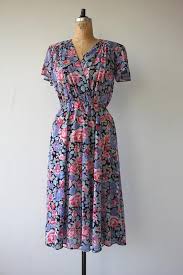Vintage 1980s Dress 80s Floral Dress 80s Rose Print Dress Etsy In 2020 1980s Dresses Rose Print Dress Floral Dress