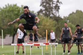 Jonathan herrera deberia llegar libre a independiente, pero independiente lo compra en 500.000 dolares a los malayos. Herrera A La Par La Caldera Del Diablo