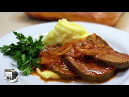 bugun cok lezzetli bir yemekle sizinleyiz yapacagimiz yemegin adi rosto kofte rosto kofte tarifinin yaninda bu yemege yemek patates puresi yemek tarifleri
