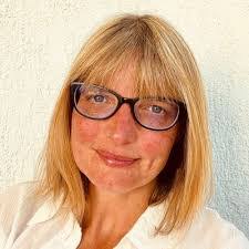 Vanessa Keen's Instagram, Twitter & Facebook