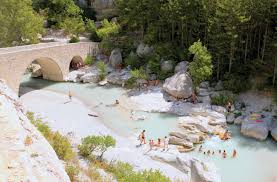 Maybe you would like to learn more about one of these? Gorges De La Meouge Planschen Vor Der Romerbrucke Geo