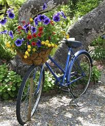 These 10+ bicycle planter ideas are ideal if you want to add some vintage appeal with some also read: Kreative Gartenideen Deko Aus Altem Fahrrad Selber Machen Bike Planter Bicycle Pretty Bicycle