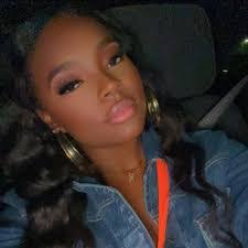 Mari Belcher's Instagram, Twitter & Facebook