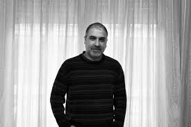 Ο ζωγράφος που έγραψε για τον Μίκη Θεοδωράκη